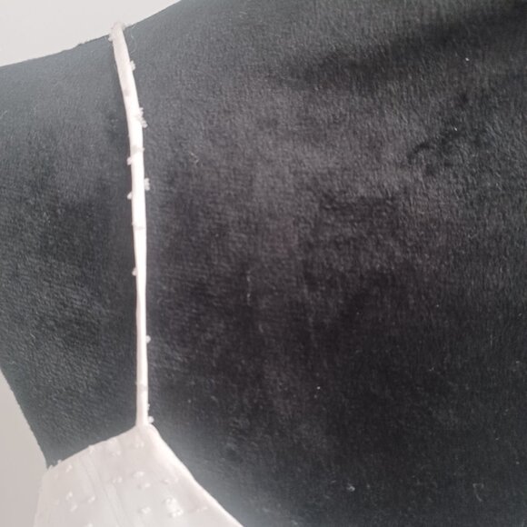 Simple spaghetti strap top in white size S - Picture 4 of 5